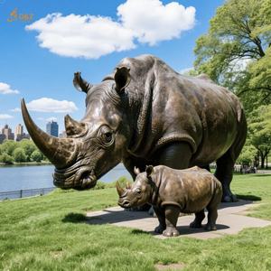 Su misura giardino esterno moderno grande bronzo fusione animale scultura a grandezza naturale di rinoceronte e cuccioli statua in bronzo per arredamento pubblico - Product Image 2