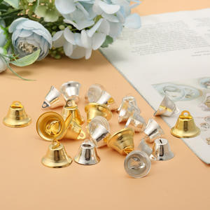 Petite cloche décorative <span class=keywords><strong>de</strong></span> Noël en argent plaqué, à ouverture par <span class=keywords><strong>le</strong></span> <span class=keywords><strong>vent</strong></span>, avec motif gravé, figurine <span class=keywords><strong>de</strong></span> danseur, thème <span class=keywords><strong>de</strong></span> Noël, en métal - Product Image 4