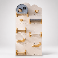 Structure d'escalade pour chat moderne DIY de grande taille - Mur d'escalade perforé mural avec lit intégré pour chat, 4 niveaux, montage facile, bois, plastique, carton