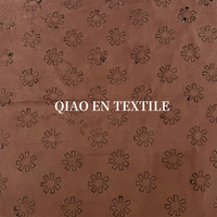 Tissu en daim marron découpé au laser à motifs floraux, faux daim perforé pour chaussures, sacs, vêtements, décoration intérieure