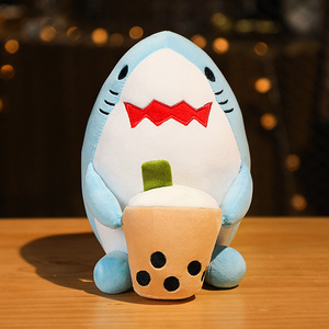 HY Venta al por mayor, Juguete <span class=keywords><strong>de</strong></span> peluche <span class=keywords><strong>de</strong></span> 20 cm con forma <span class=keywords><strong>de</strong></span> taza <span class=keywords><strong>de</strong></span> té <span class=keywords><strong>de</strong></span> burbujas (<span class=keywords><strong>boba</strong></span>) <span class=keywords><strong>de</strong></span> leche, con diseño <span class=keywords><strong>de</strong></span> animales (oso, gato, tiburón) y perlas, estilo dibujos animados, lindo - Product Image 4