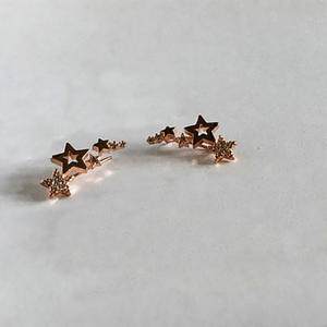 Pendientes colgantes de estrella chapados en oro para mujer, pendientes colgantes de moda con incrustaciones de perlas, diseño Go Shine, joyería para fiesta - Product Image 4