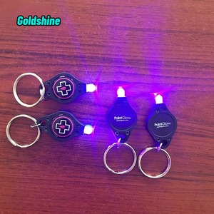 2024 Mini LED Porte-clés Lampe de Poche Ultra Lumineux UV 365nm Porte-clés Lumière Noire avec Piles Inclus Roman Promotionnel Wristba - Product Image 4
