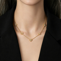 Parure de bijoux trèfle porte-bonheur en acier inoxydable plaqué or 18 carats, bracelet, collier, boucles d'oreilles et bague incrustés de diamants sur un côté, anti-ternissement