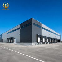 Entrepôt en acier préfabriqué pour la logistique, le stockage et la distribution, bâtiment industriel, entrepôt de marchandises, baies de chargement