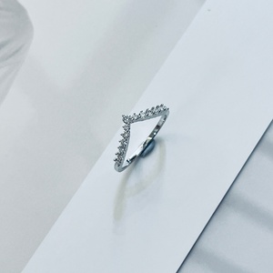 Anillo de Oro Amarillo de 18k Personalizado para Fiesta o Boda, con Diamante Cultivado en Laboratorio con Forma de Constelación, Certificado por IGI - Product Image 4