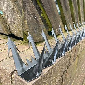 Púas Antiescalada para Muros - Tiras de Púas Afiladas de Alta Seguridad para la Parte Superior de Muros y Vallas - Product Image 2