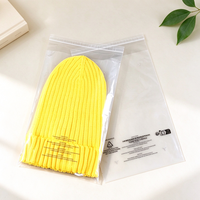Sacs en plastique mat auto-adhésifs personnalisés avec logo d'usine, sacs d'emballage givrés pour vêtements, pantalons, bonnets en tricot, t-shirts