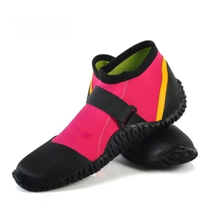 Commercio all'ingrosso scarpe comode per sport acquatici in Neoprene scarpe da nuoto da spiaggia scarpe da sub stivali impermeabili in Nylon - Product Image 1