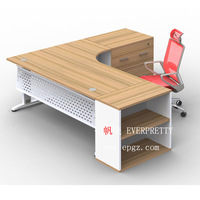 Mobilier de bureau moderne en bois en forme de L, Style de mode, mobilier de bureau pratique, Table de directeur avec chaise