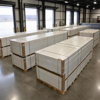 Panneau sandwich isolant industriel ignifuge pour chambre froide, avec âme en polyuréthane, pour centre logistique réfrigéré