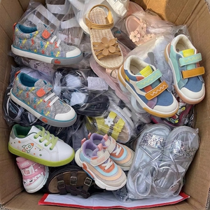 Lote de Calzado Infantil al por Mayor, Estilos Variados, Zapatillas, Sandalias, Calzado Escolar de Lona para Niños y Niñas - Product Image 1