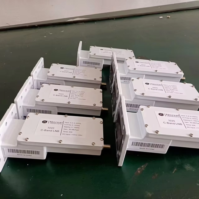 Norsat  C-Band Single-Band PLL LNB 3.40 - 4.20 GHz
