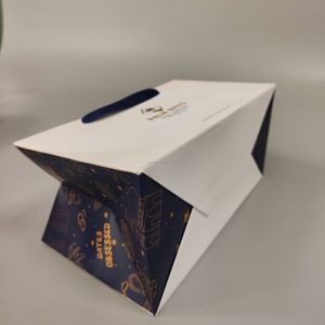 Bolsas de Regalo de Papel Kraft de Lujo Clásicas Personalizadas, Laminadas, con Materiales Reciclados y Cuerda de Algodón para Pequeños Negocios, Tiendas Minoristas y Artesanías - Product Image 4