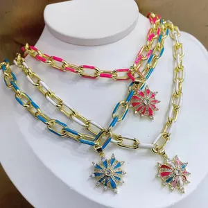 Pendentif en émail pour femmes, collier en forme de cœur féminin à la mode, chaîne en or avec chaîne colorée, bijou en alliage, vente en gros,