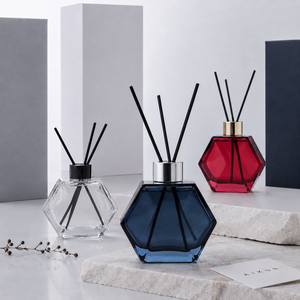 Difusor de Aromas Recargable AIKUN Hexagonal de Vidrio con Varillas de Fibra para Hoteles y Hogares, Venta al Por Mayor - Product Image 1