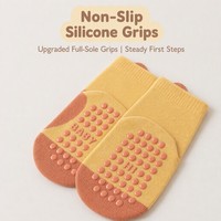 Chaussettes antidérapantes personnalisées OEM pour bébés, motif dessin animé, en coton peigné, pour tout-petits apprenant à marcher, vente en gros