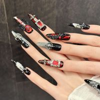 Faux ongles gothiques peints à la main, couvrance totale, design personnalisé disponible