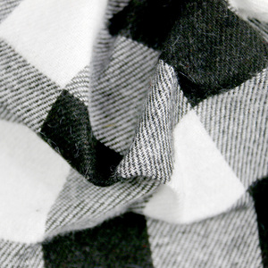 Chaussettes de Noël à suspendre en coton doux et durable, motif écossais gris <span class=keywords><strong>noir</strong></span>, avec revers en peluche Buffalo Jiatao - Product Image 4