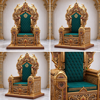 Fauteuil royal à dossier haut avec cadre sculpté en or et rembourrage capitonné vert pour intérieurs de luxe