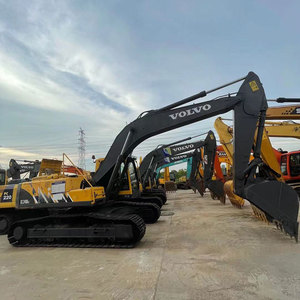 Prêt à expédier Excavatrice d'occasion bon marché en bon état VOLVO EC240BLC avec un poids en ordre de marche de 24 tonnes à vendre - Product Image 2