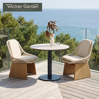 Ensemble de salle à manger de luxe en corde pour l'extérieur avec table en teck ou en aluminium imitation bois pour jardin, patio, hôtel - Fabricant OEM ODM