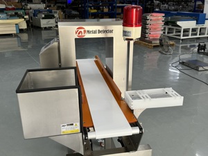 Su şişeleme <span class=keywords><strong>Mini</strong></span> şişe <span class=keywords><strong>Metal</strong></span> dedektörü için şişeler bant konveyör <span class=keywords><strong>Metal</strong></span> dedektör makinesi - Product Image 5