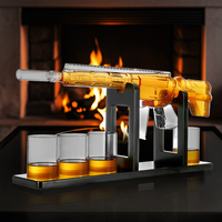 Vente en gros personnalisé AR Pistolet Whisky Décanter Verre Ensemble Carafe Liqueur Bouteille Conteneur Distributeur Whisky Carafe avec Bullet Verres