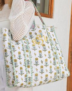 Gesteppte Polyester-Tragetasche - Handgefertigte Große Schultertasche mit Blumen-Holzblockdruck, Herbst Weicher Weißer Elefant - Product Image 3