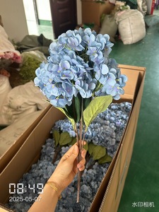 Venta caliente a granel Flores hechas a mano Seda artificial Flores <span class=keywords><strong>de</strong></span> hortensia azul y rosa Para Boda y decoración del hogar - Product Image 5