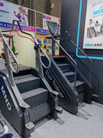 Équipement de fitness professionnel : Simulateur d'escalade Stairmaster avec écran LED et poignée cardiofréquencemètre