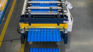 공장에서 공급한 맞춤형 고구성 960 사다리꼴 지붕 패널 완전 자동 롤 성형 기계 - Product Image 2