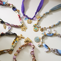 Collier pendentif en ruban de soie coloré pour femme, style bohème vintage, idéal pour l'été, les vacances, la plage et les voyages
