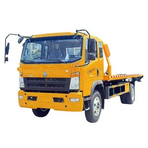 Camion automatique de barrière à fond plat Howo bon prix véhicules de sauvetage dépanneuse remorques de voiture bon marché - Product Image 1