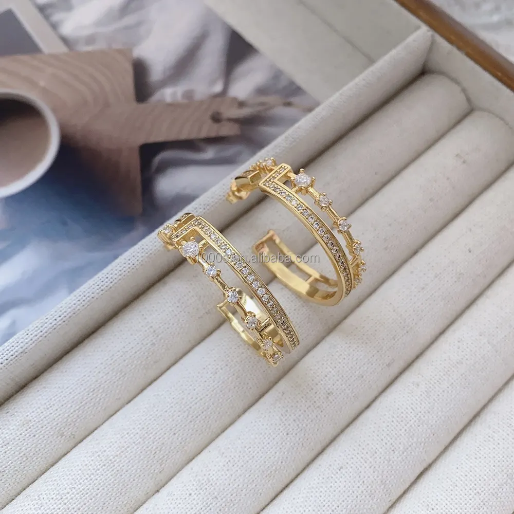 Mới Bán Buôn Đồ trang sức thời trang Cubic Zirconia Brass Bông tai cho người phụ nữ 18K màu vàng mạ vàng