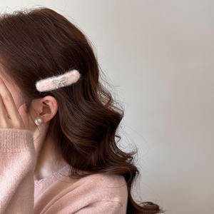 กิ๊บติดผมรูปโบว์ประดับเพชรระยิบระยับ ผ้าพลัฌ โลหะผสม สำหรับผู้หญิง ติดผมด้านข้าง - Product Image 4