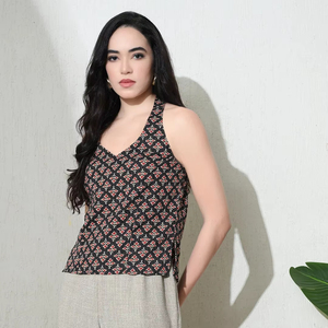 Kaari เสื้อคล้องคอแบบสั้นมีสไตล์ผ้าฝ้ายเสื้อผูกคอพิมพ์ลายชนเผ่าเสื้อผูกเชือกผูกคอแบบแห้งเร็วและทันสมัย - Product Image 1