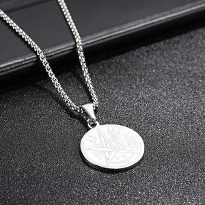 Collier Talisman Salomon au Design Unique, Bijou Amulette en Acier Inoxydable, Pendentif Gravé Pentagramme, Bijoux Personnalisés en Argent - Product Image 5