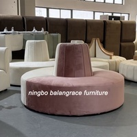 Ensemble de canapés ronds contemporains de luxe en velours pour la location d'événements, de mariages, de salons d'hôtels et de réceptions