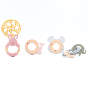 Nouveau design de jouets de dentition sensoriels pour bébé coffret cadeau hochet doux au <span class=keywords><strong>crochet</strong></span> sans BPA et anneau de dentition en bois jouet de dentition pour bébé - Product Image 6