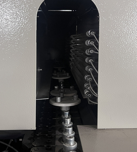 Máquina de Moldeo por Soplado Semiautomática Compacta de 1 Cámara y 20L para la Fabricación de Botellas de Agua - Product Image 5