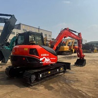 Excavadora de cadenas usada NOVUS KX080 8T con motor y sistema hidráulico confiables, ideal para excavación y demolición en la construcción.