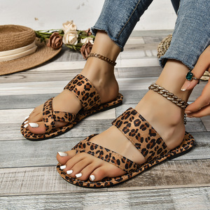 รองเท้าแฟชั่นไซส์ใหญ่พิเศษ คอลเลคชั่นฤดูร้อน 2024 รองเท้าส้นเตี้ยสไตล์เกาหลี รองเท้าแตะแบบสวมและรองเท้าลำลองสำหรับผู้หญิง รุ่น Roman Beach Womens231 231 - Product Image 3