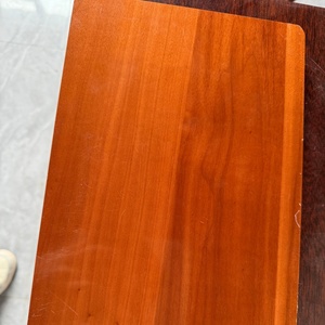 Planches <span class=keywords><strong>de</strong></span> peuplier carbonisé durables avec finition UV, résistantes aux rayures, traitées thermiquement, <span class=keywords><strong>bois</strong></span> <span class=keywords><strong>de</strong></span> peuplier massif pour portes d'armoires et étagères - Product Image 4