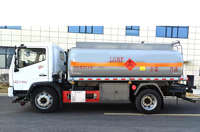 Camión Cisterna Pequeño de 6cbm para Transporte Urbano de Combustible, Camión Cisterna de 2000 Litros con Dispensador de Combustible, Precio de Camión Cisterna