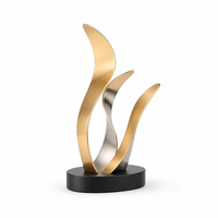 Trophée personnalisé en métal avec anneau de fixation, cadre triangulaire anthracite et bande dorée, design Angel Fashion, récompense sportive pour le Nouvel An