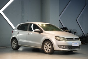 <span class=keywords><strong>POLO</strong></span> 1.6L Comfort 5 porte FWD Hatchback 2013 con guida a sinistra, sedili scuri, 105 CV, a benzina - Product Image 3