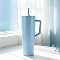 Vente en gros : Gourde isotherme quotidienne en acier inoxydable avec poignée et paille, logo gravé personnalisé