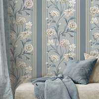 Wallpaper Mural Bunga Peony Merah Muda Garis Vertikal Hijau Vintage Wallpaper Kustom untuk Kamar Tidur Cottage Hotel Ruang Tamu Dekorasi Dinding