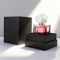 Flacon de parfum en verre carré de 50 ml à fond épais, design sérigraphié, bouchon irrégulier, emballage coffret cadeau exquis, pompe vide de luxe